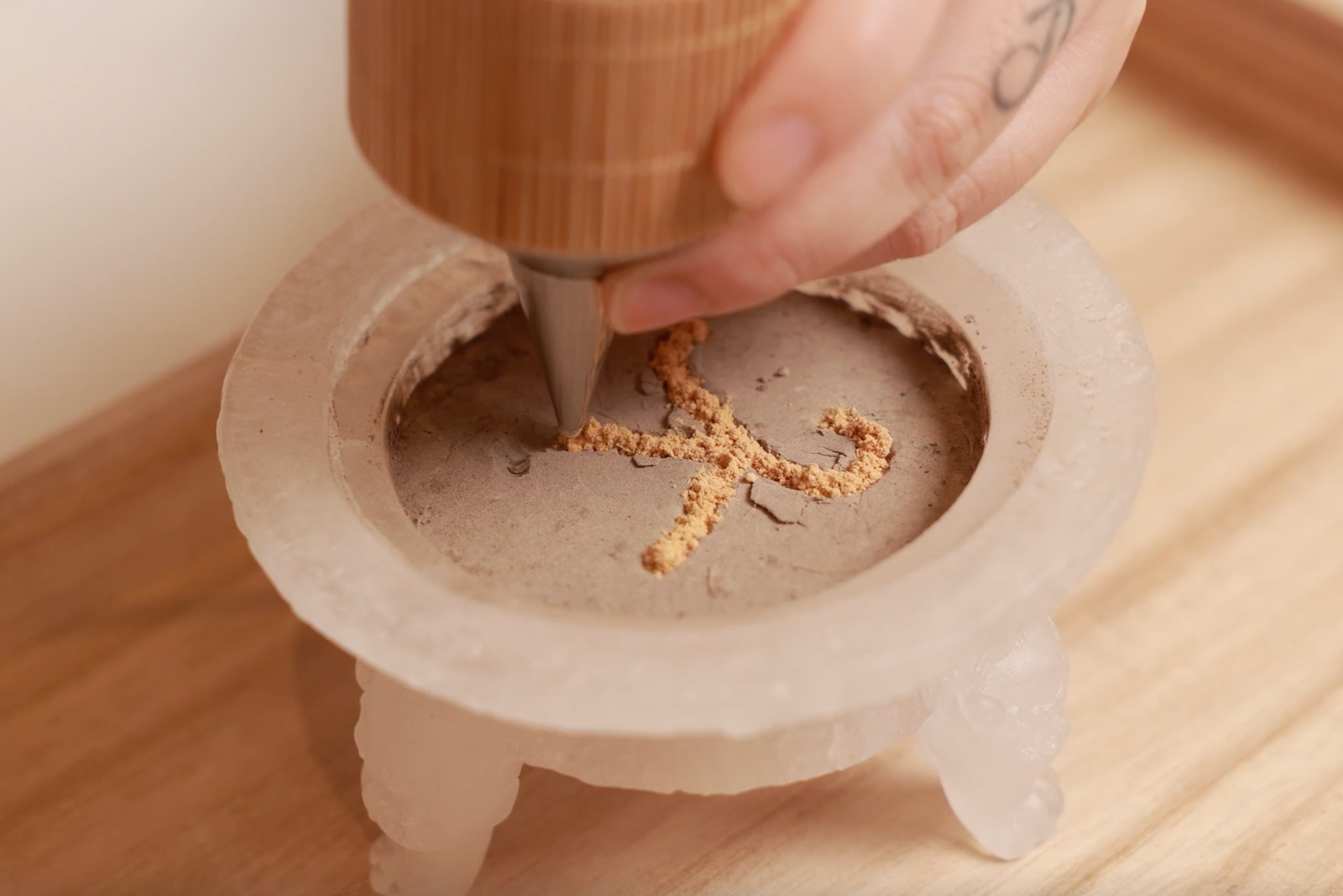 Stunning Creative Formations Using Incense Powder and Ash