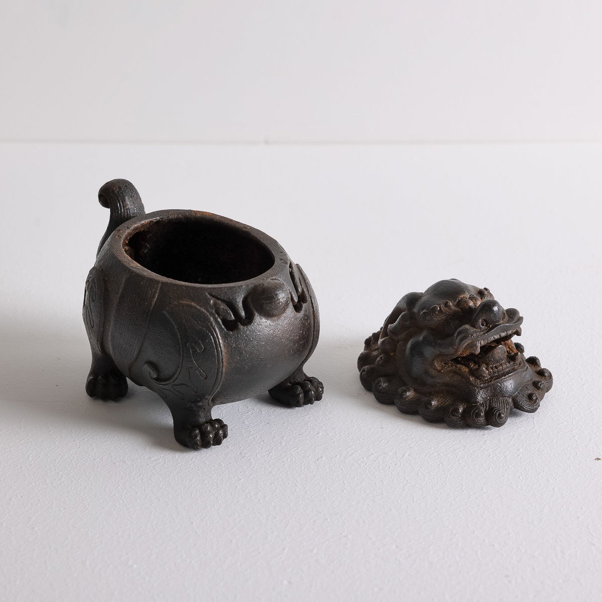 Lid and body of Chinese suanni lion incense burner by Kin Objects